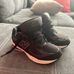 Kids black new balance